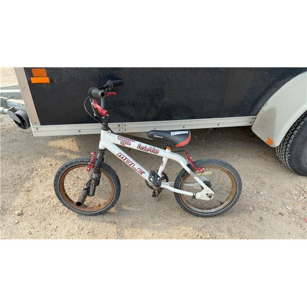 Snakebite Mongoose "Mole" 16” Bicycle with Velo Seat and Red Hand Grips