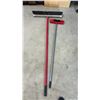 Image 4 : Two Brooms and Expandable Hose, Lawn Sprinkler and Telescoping wand with Gutter Cleaner