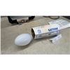 Image 7 : Electripak Yard Light Mercury Vapor LC175M, Philips Bulb, Solar Light, and Metal Lantern