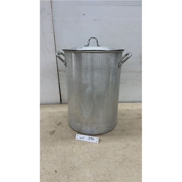 Turkey Fryer Pot with Lid; 10-15lb and 10-18lb Oil Level Markings