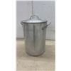 Image 5 : Turkey Fryer Pot with Lid; 10-15lb and 10-18lb Oil Level Markings