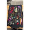 Image 1 : Assorted Costume Jewelry Lot: Necklaces, Bracelets, Beaded necklaces