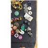 Image 5 : Collection of Vintage Costume Jewelry Including Gold-Tone Necklaces, Faux Pearls, Earrings