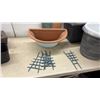 Image 8 : Assorted Planters, Baskets, and Garden Trellises