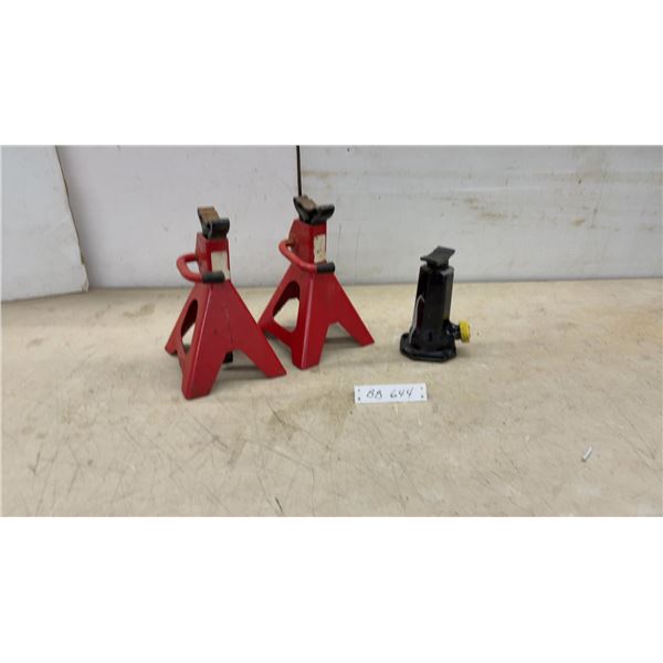2 MotoMaster Axle Stands and Bottle Jack