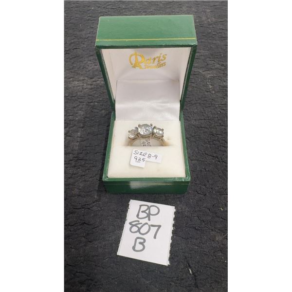 925 Ring, Size 8-9, 3 Stones, 6.4 Grams