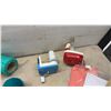 Image 19 : Singer Mod. 700 Home Knitter, with Manuals, Yarn, Sewing Handle, and Accessories