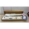 Image 1 : Singer Mod. 700 Home Knitter, with Manuals, Yarn, Sewing Handle, and Accessories
