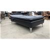 Image 5 : Black Tufted Faux Leather Chaise Lounge and Ottoman 74 × 38 × 19