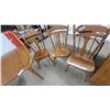 Image 10 : Wooden Dining Table with 6 Windsor-Style Chairs and 2 Leaves