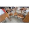 Image 9 : Wooden Dining Table with 6 Windsor-Style Chairs and 2 Leaves