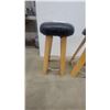 Image 2 : Pair of Bar Stools with Round Black Padded Seats, Wooden Legs, and Metal Footrests