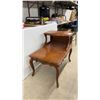 Image 3 : French Provincial Style End Table with Drawer and Mesh Sides 30 × 20 × 25