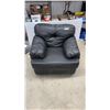 Image 2 : Black Leather/Leather Style Armchair