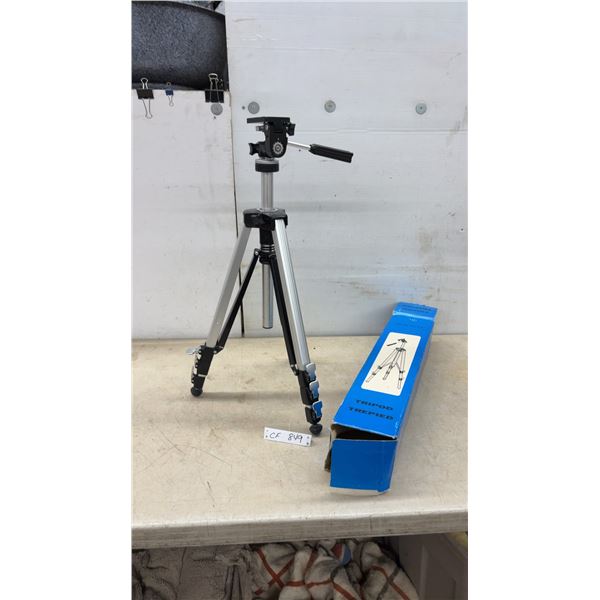 TLC Tripod and Original Box, Cat. No. 372-813
