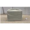 Image 8 : Eaton Sewing Machine with Foot Pedal, Power Cord, and Hard Case