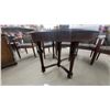 Image 4 : Vintage Round Expandable Wood Dining Table with 5 Upholstered Armchairs