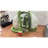 Image 3 : Bissell Little Green Portable Carpet and Upholstery Cleaner and Galvanized Metal Tub