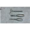 Image 4 : Vintage Stainless Steel Surgical Veterinary Instruments, Bone Rongeurs, Forceps, Retractors, 2