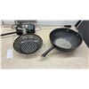 Image 4 : BBQ Supplies: Grill Accessories: Rotisserie Spit, Wok, Grill Baskets, Griddle