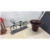 Image 9 : Assorted Lanterns and Hanging Baskets: (2) Metal Hanging Baskets, (1) Black Solar Lantern
