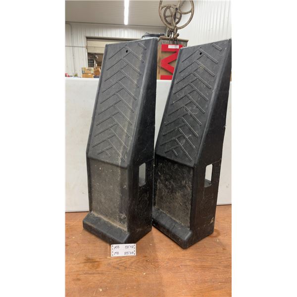 RhinoRamps Poly Vehicle Ramps, Pair