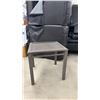 Image 3 : 4 Patio Chairs and 20 × 20 Patio Table