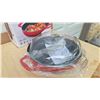 Image 2 : Enameled Cast Iron Braiser with Glass Lid, 3.3L
