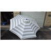 Image 1 : 9 Ft Patio Table Umbrella - New