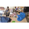 Image 1 : 30-Piece Barber Set: Hand and Electric Clippers, Scissors, Combs, Capes