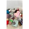Image 3 : Assorted Wool Yarn Lot: Red Heart Super Saver, Bernat, and Various Skeins