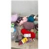 Image 4 : Assorted Wool Yarn Lot: Red Heart Super Saver, Bernat, and Various Skeins