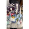 Image 6 : Large Lot of Assorted Yarn