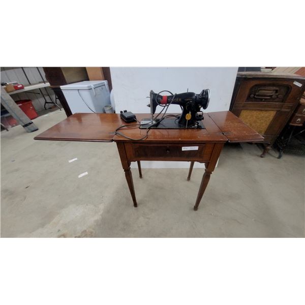 Vintage Singer Model 66 Electric Sewing Machine in Drop-Leaf Wooden Cabinet, 1920s-1950s