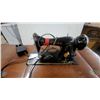 Image 2 : Vintage Singer Model 66 Electric Sewing Machine in Drop-Leaf Wooden Cabinet, 1920s-1950s