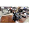 Image 5 : Vintage Singer Model 66 Electric Sewing Machine in Drop-Leaf Wooden Cabinet, 1920s-1950s