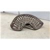 Image 2 : Antique Cast Iron Tractor Seat