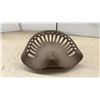 Image 6 : Pair of Antique Cast Iron Tractor Implement Seats