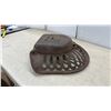 Image 8 : Pair of Antique Cast Iron Tractor Implement Seats