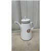 Image 3 : Square Teapot, Iridescent Fluted Vase, Leaf Shaped Bowls