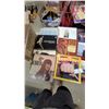 Image 2 : 50 Vinyl Record Lot Including Cher, Bruce Springsteen, Willie Nelson, Knockout Super Hits