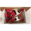 Image 6 : 12-Piece Spring Clamp Set, Sandpaper, Sanding Discs, Jigsaw Blades, Trowel