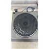 Image 7 : Panta RPH 220 Quartz-Locked Three-Motor Semi-Automatic Turntable
