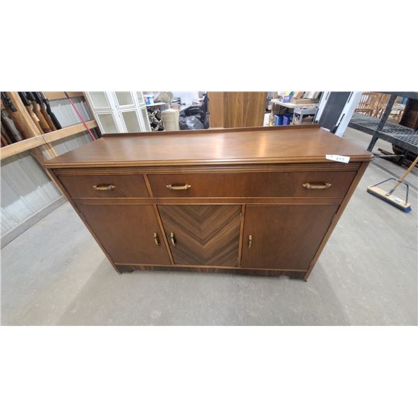 Art Deco Streamline Moderne Wooden Chest of Drawers with Chevron Veneer, 1930s-1940s 38”×60”×21”