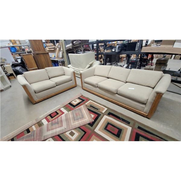 Three-Seater Sofa with Exposed Oak Frame and Light Fabric Upholstery