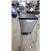 Image 6 : Sanyo Compact Stainless Steel Mini Fridge with Can Dispenser