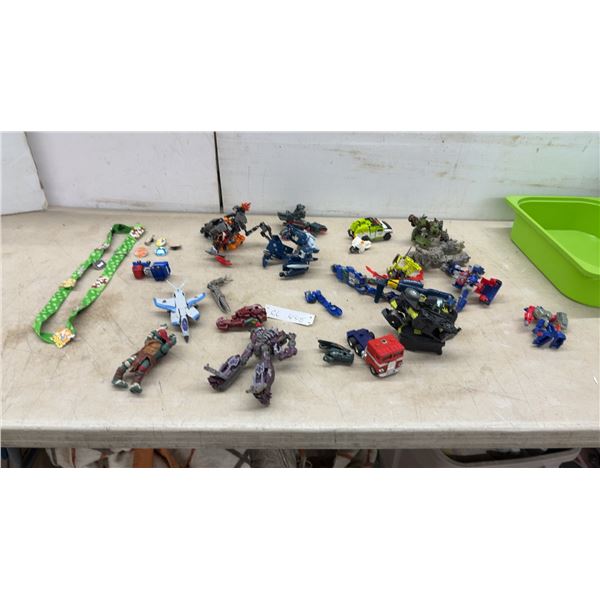 Transformers Action Figures Lot Including Hound, Optimus Prime, Bionicle Builds and Lanyard with