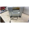 Image 9 : Cuisinart Digital Touch Airfryer Oven, Model CTOA-160PCC