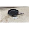 Image 1 : Le Creuset Enameled Cast Iron 26 Centimeter Square Skillet Grill in Plum, Made in France