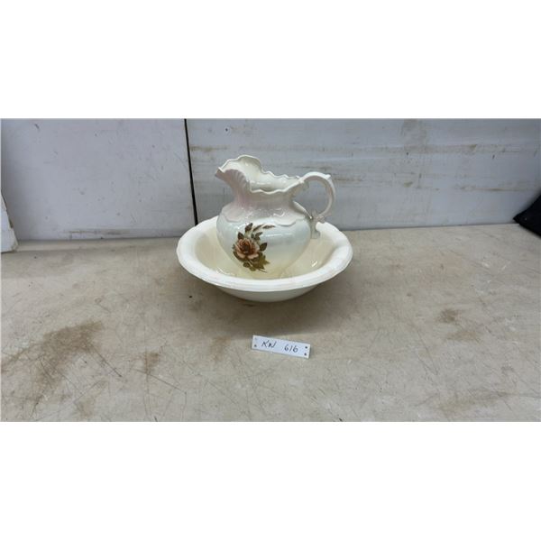 Pitcher and Basin Set, Damage on Pitcher